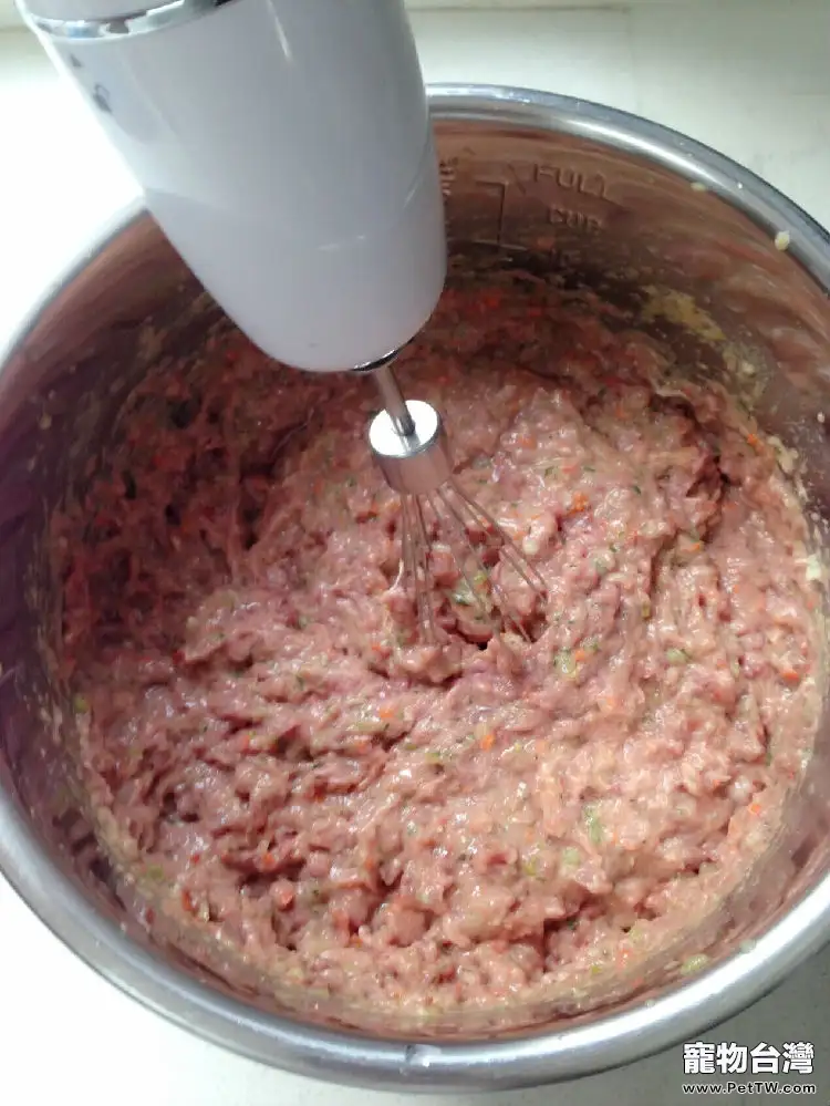 秋季怎麼吃？自製鴨肉美毛貓飯