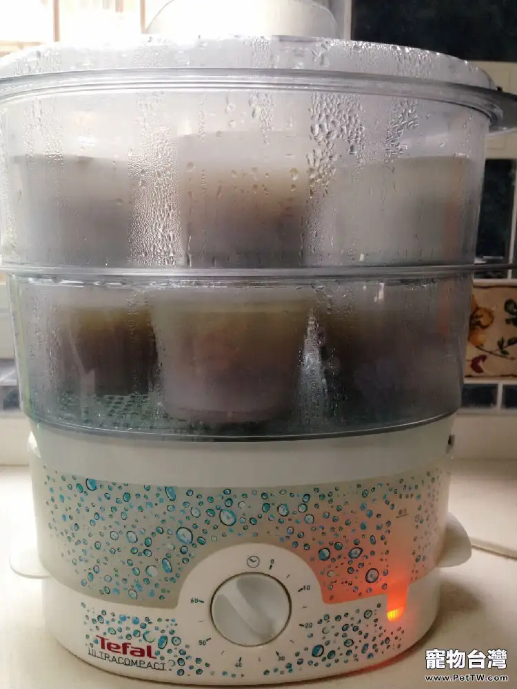 秋季怎麼吃？自製鴨肉美毛貓飯
