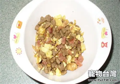 【美食攻略】自製狗狗美食之香腸雞蛋飯