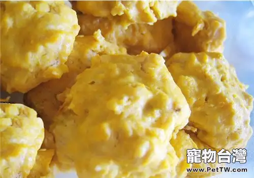 【美食攻略】自製狗狗小零食之南瓜雞肉餅(1圖)-寵物台灣