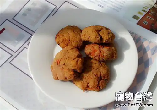 【美食攻略】自製狗狗烤牛肉餅(1圖)-寵物台灣
