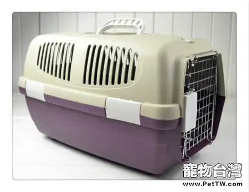 選擇狗狗航空箱的時候要注意哪些