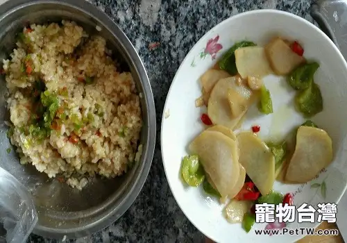以下這幾種食物千萬不能餵食狗狗