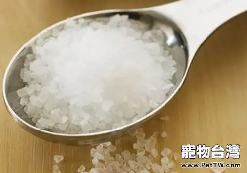 養錦鯉需要在水裡放鹽嗎？