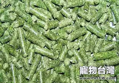 變黃了的苜蓿不能給龍貓吃